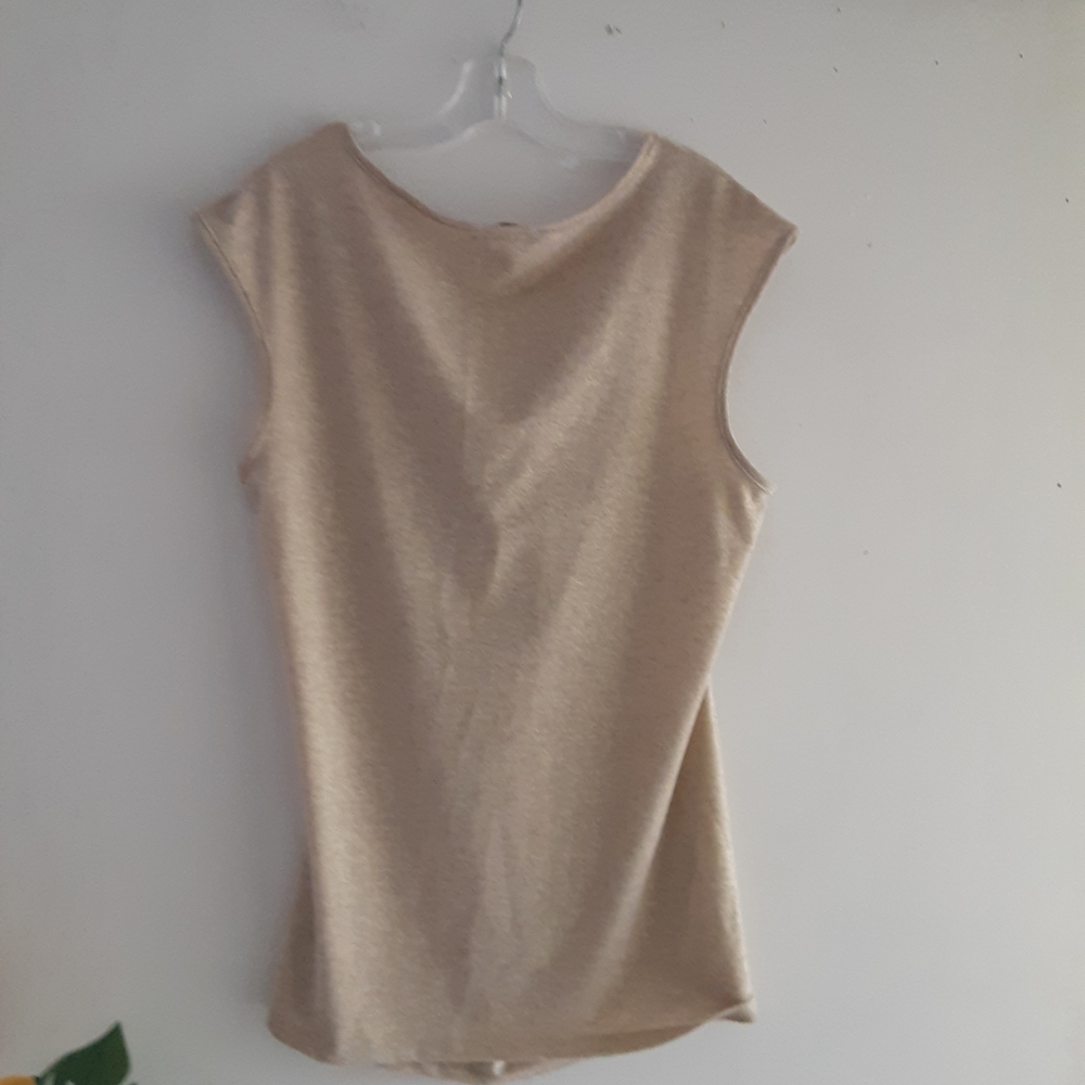 White House Black Market WHBM Sleeveless Gold Metallic Holiday Christmas Top EUC - Picture 10 of 11